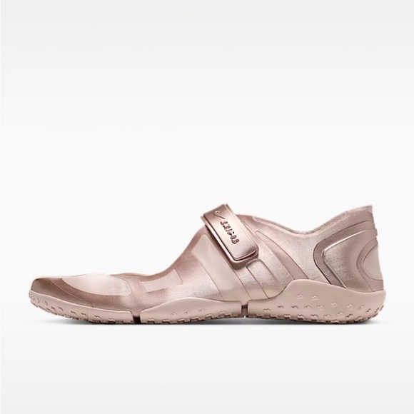 NikeSKIMS Rift Satin Women's Metallic Pink Athletic Shoes